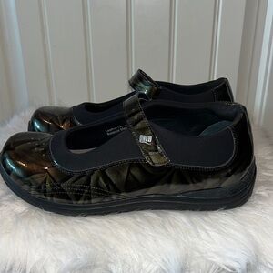 Drew dark green orthopedic support comfort patent leather Mary Jane shoes 10W